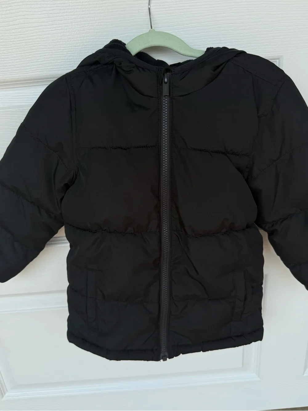 Old Navy Black Hooded Puffer Jacket for Kids-5T